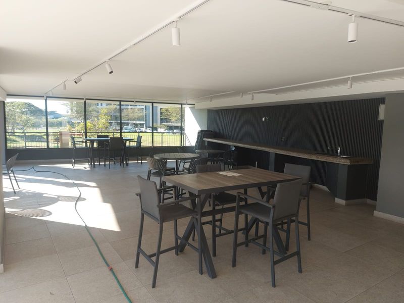 Modern 2-bedroom in the heart of Umhlanga Ridge. - Photo 1