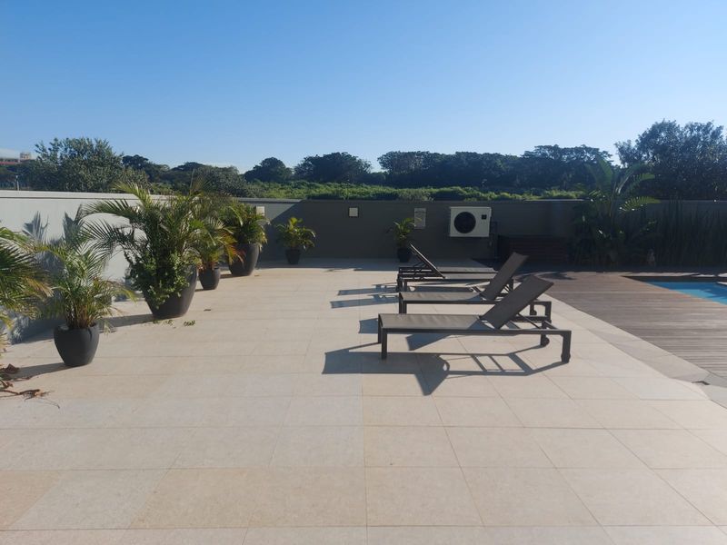 Modern 2-bedroom in the heart of Umhlanga Ridge. - Photo 2
