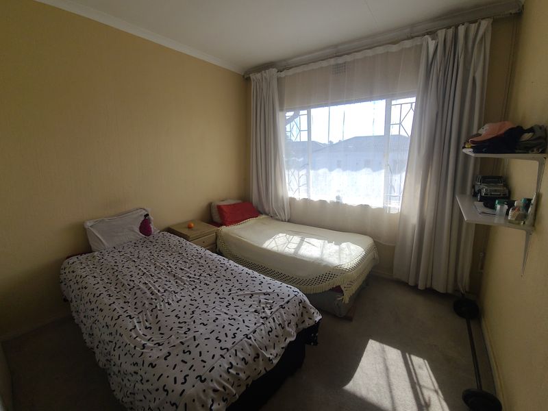 Pet-Friendly Duplex To Let – 3 Bedrooms | 2.5 Bathrooms | Private Garden - Photo 9