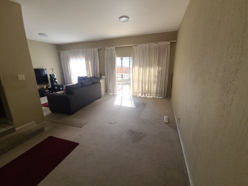 Pet-Friendly Duplex To Let – 3 Bedrooms | 2.5 Bathrooms | Private Garden - Photo 6