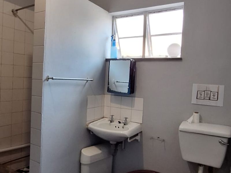 CALLING ALL INVESTORS : ESTABLISHED STUDENT ACCOMMODATION FULLY ACCREDITED WITH NSFAS - Photo 9