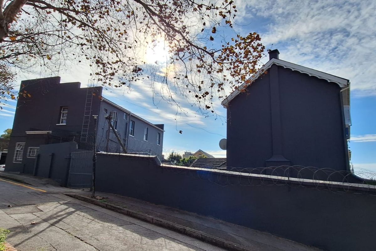 CALLING ALL INVESTORS : ESTABLISHED STUDENT ACCOMMODATION FULLY ACCREDITED WITH NSFAS - Photo 2