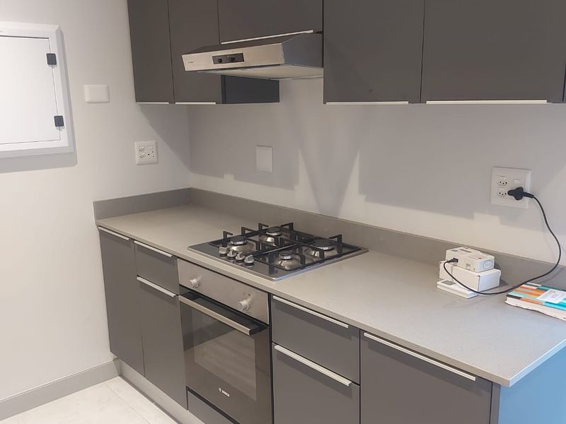 Luxury Studio Apartment in Umhlanga Ridgeside - Photo 4