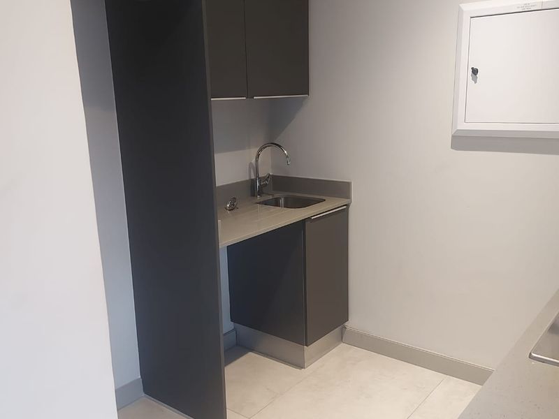 Luxury Studio Apartment in Umhlanga Ridgeside - Photo 5