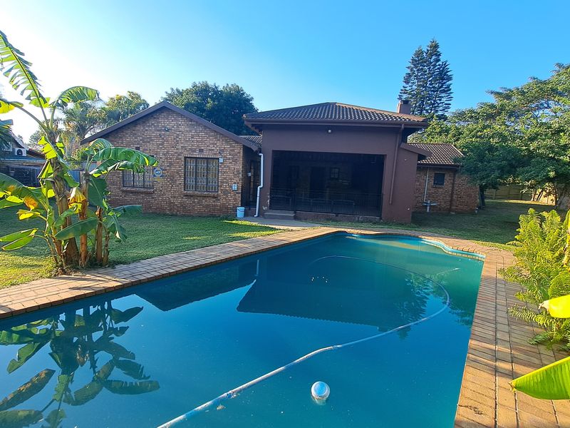 Beautiful 3-Bedroom Home with Pool & Covered Patio for rent in Veld en Vlei, Richards Bay - Photo 1