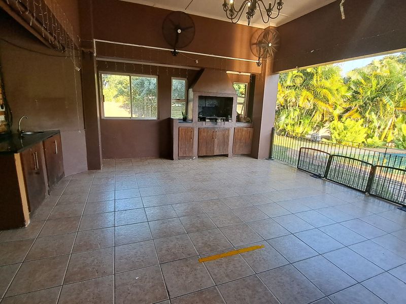 Beautiful 3-Bedroom Home with Pool & Covered Patio for rent in Veld en Vlei, Richards Bay - Photo 6