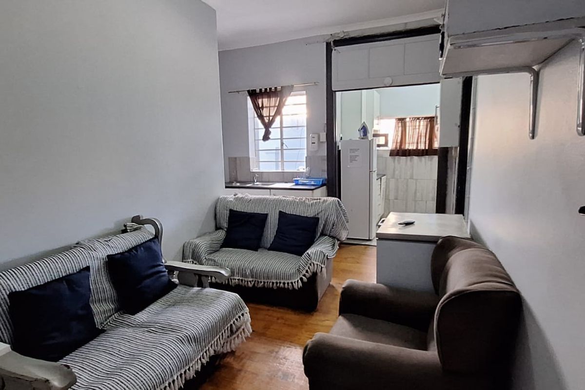 CALLING ALL INVESTORS : ESTABLISHED STUDENT ACCOMMODATION FULLY ACCREDITED WITH NSFAS - Photo 3