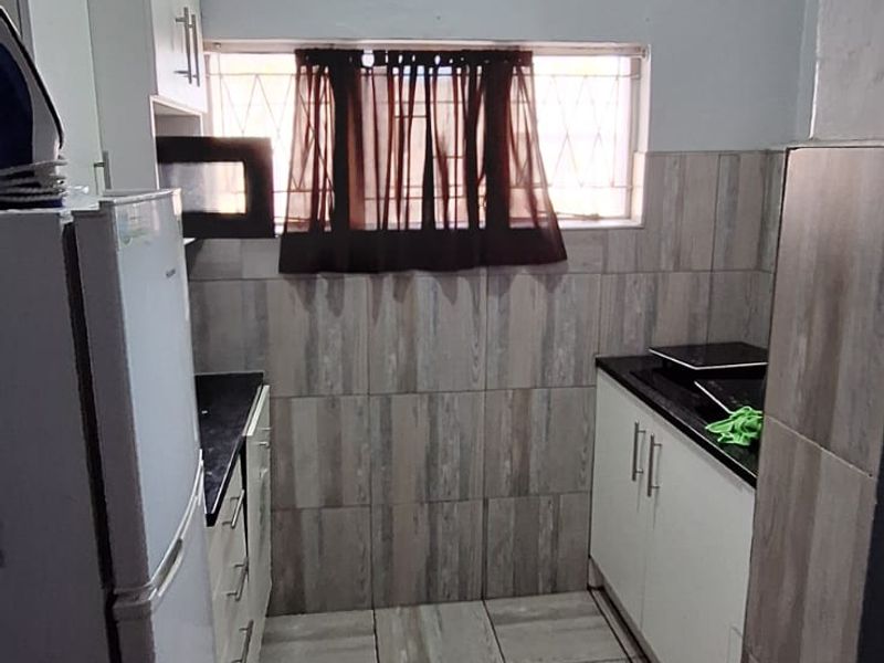 CALLING ALL INVESTORS : ESTABLISHED STUDENT ACCOMMODATION FULLY ACCREDITED WITH NSFAS - Photo 9