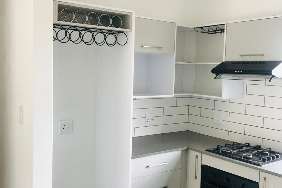 Simplex For Sale In Kempton Park - Photo 5