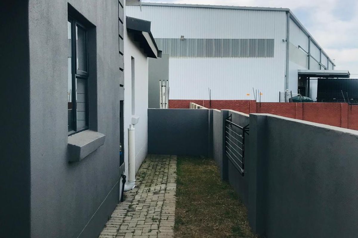 Simplex For Sale In Kempton Park - Photo 2