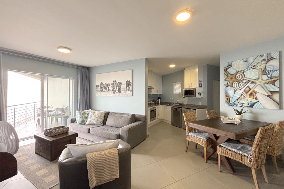 Stylish Coastal Living – Fully Renovated & Move-In Ready - Photo 5
