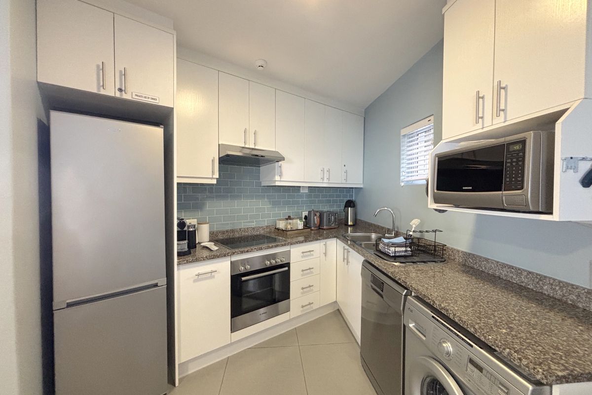 Stylish Coastal Living – Fully Renovated & Move-In Ready - Photo 2