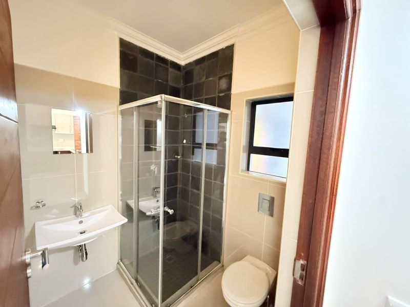 Modern 1-Bedroom Apartment for Rent in Park Avenue, Umhlanga - Photo 8