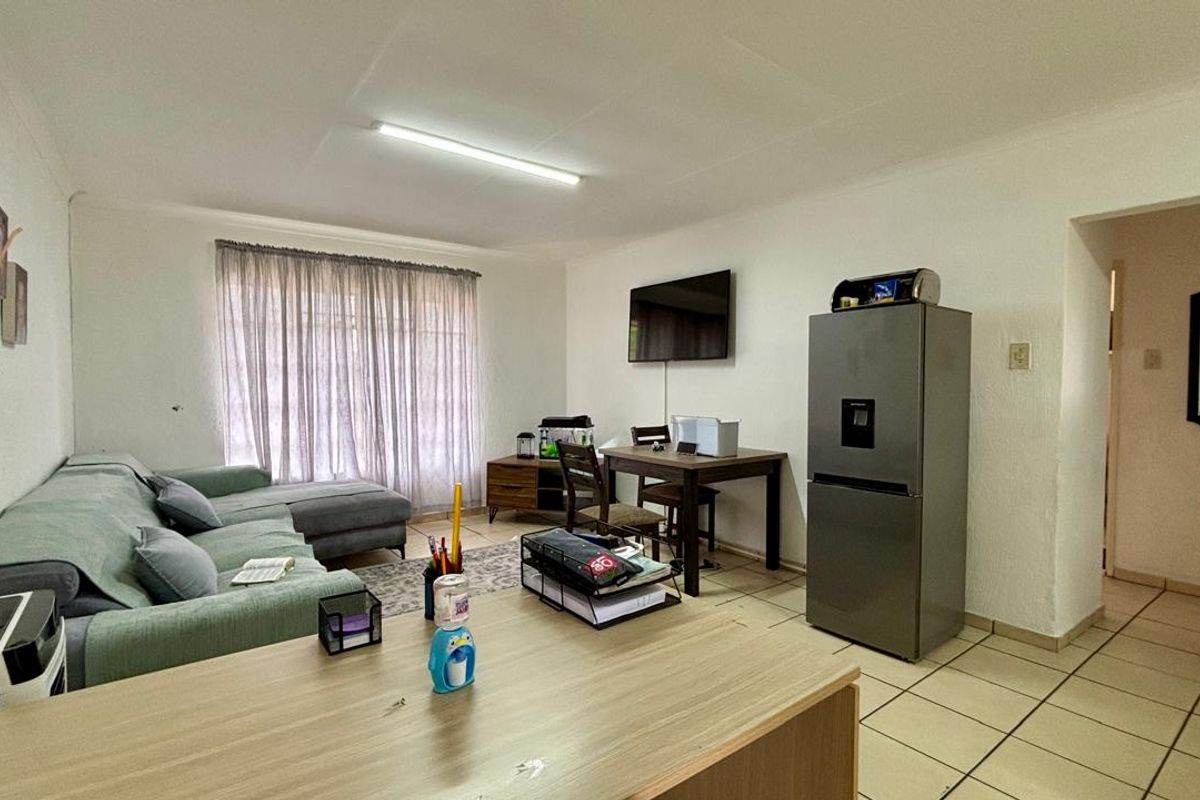 2 BEDROOM APARTMENT TO LET - Photo 4