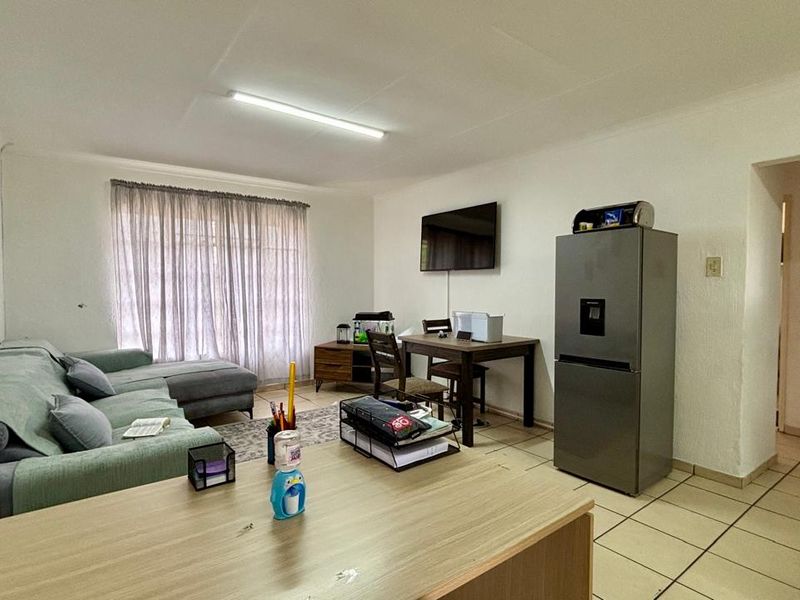 2 BEDROOM APARTMENT TO LET - Photo 4