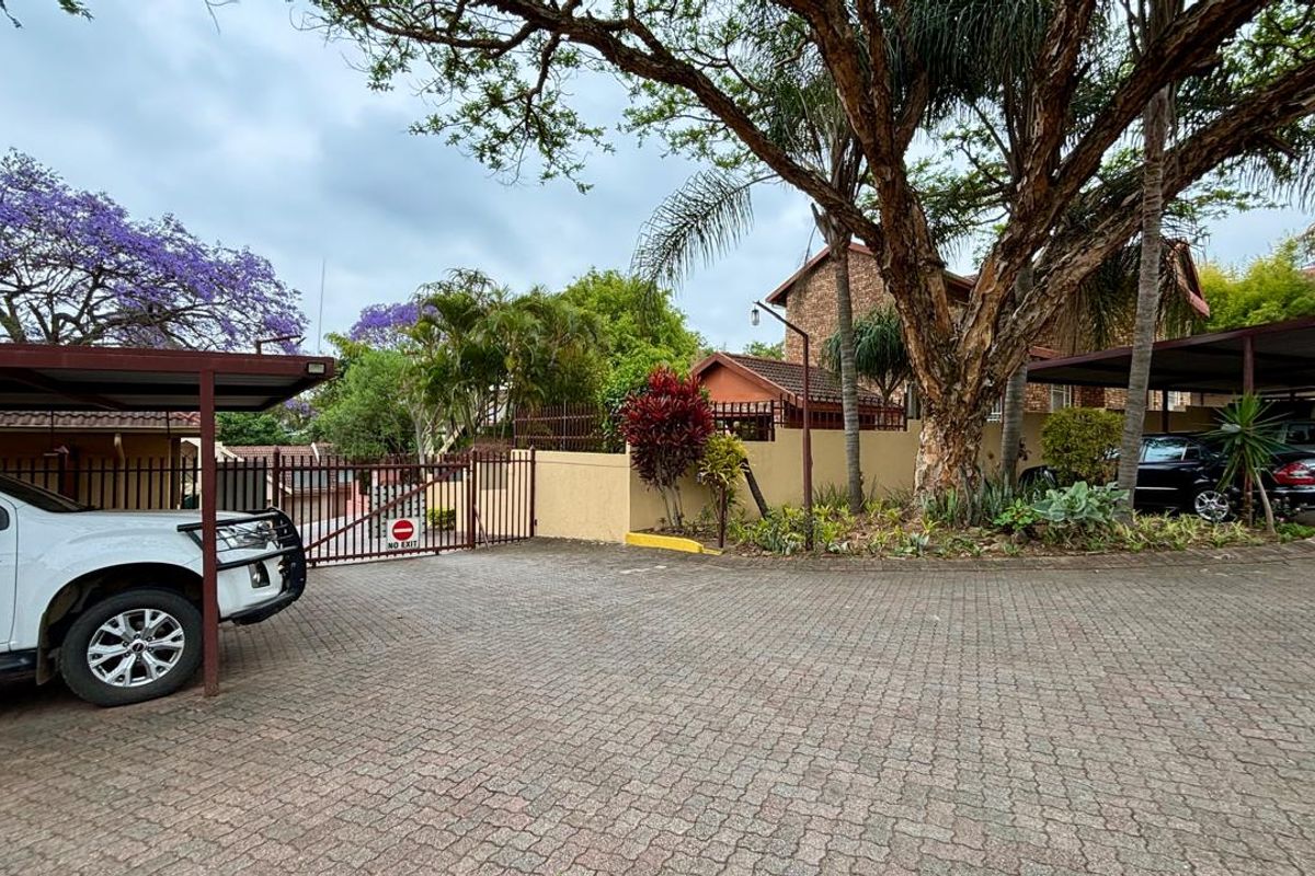 2 BEDROOM APARTMENT TO LET - Photo 2