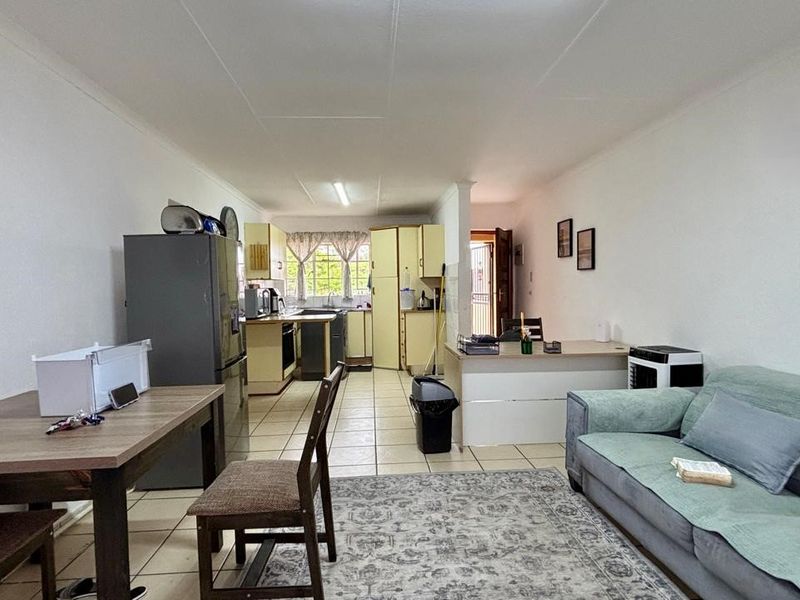 2 BEDROOM APARTMENT TO LET - Photo 3