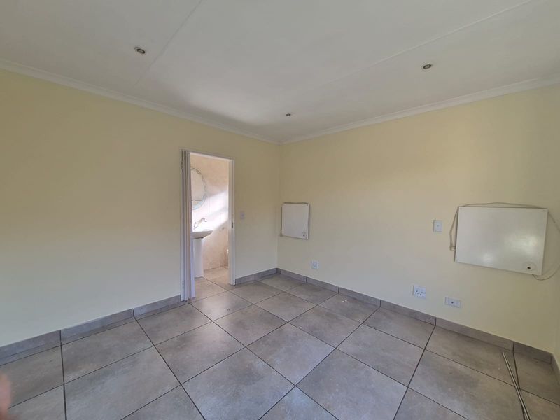 Stunning Simplex for sale - Photo 10