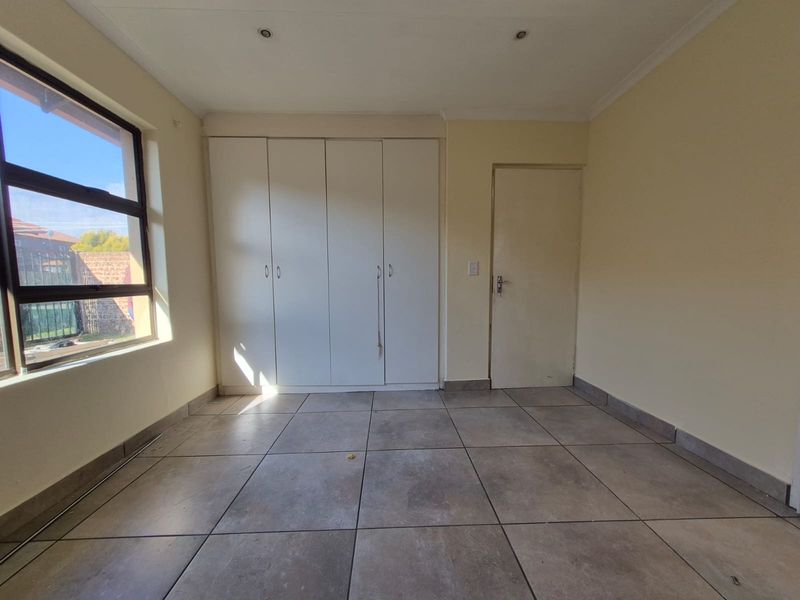 Stunning Simplex for sale - Photo 8