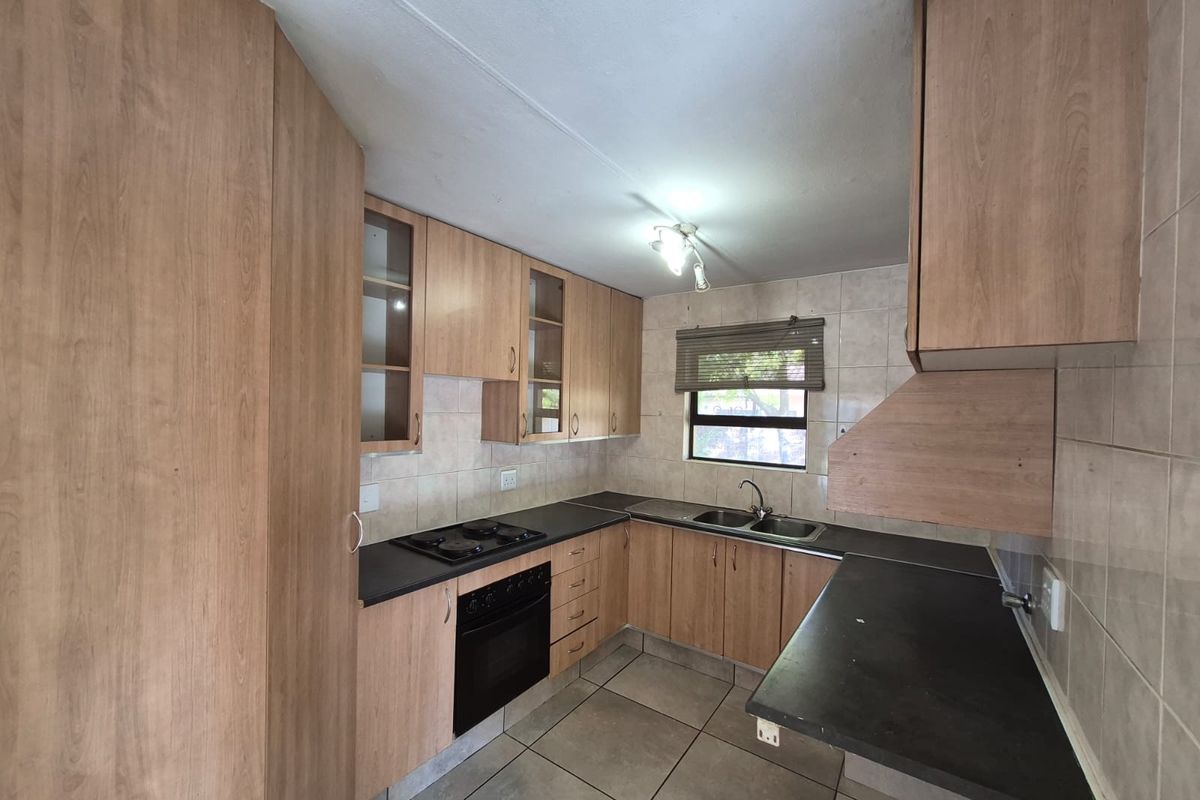 Stunning Simplex for sale - Photo 4