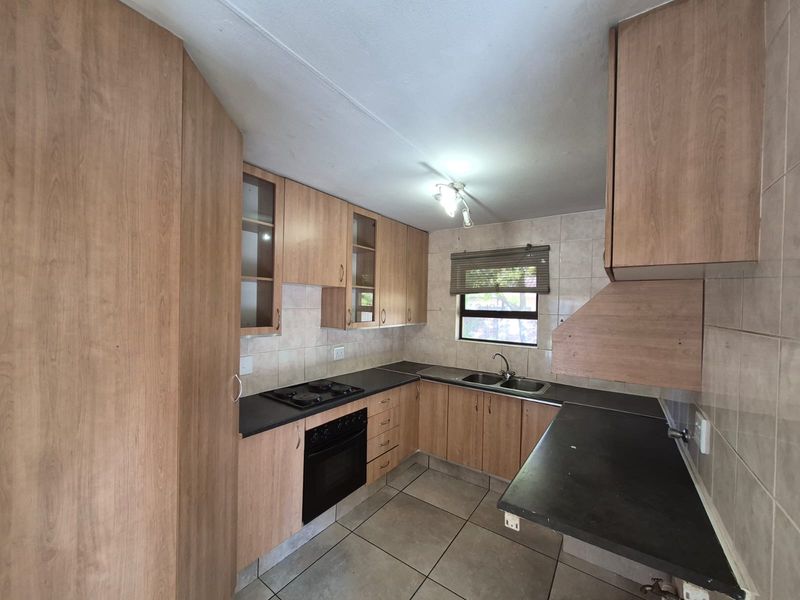 Stunning Simplex for sale - Photo 4