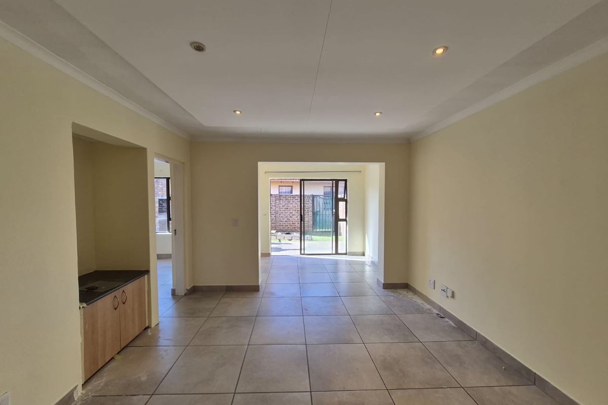 Stunning Simplex for sale - Photo 5