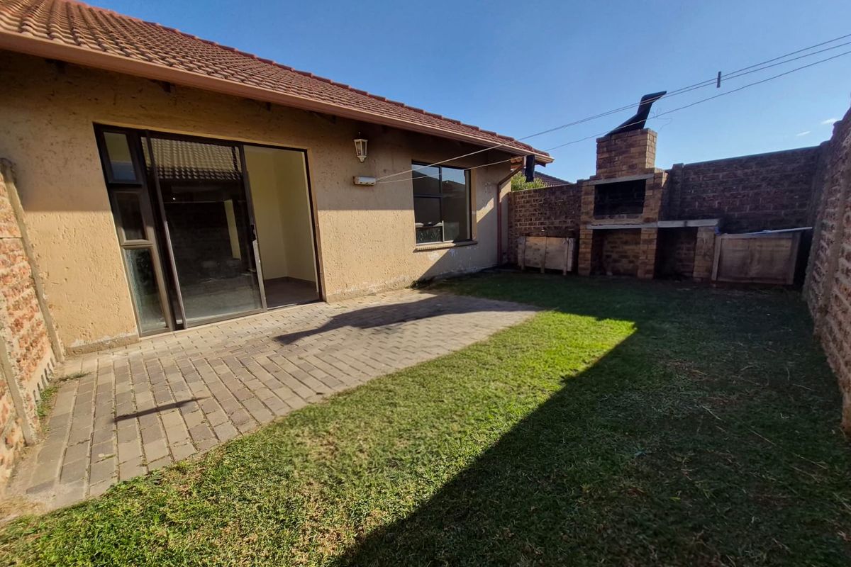 Stunning Simplex for sale - Photo 3