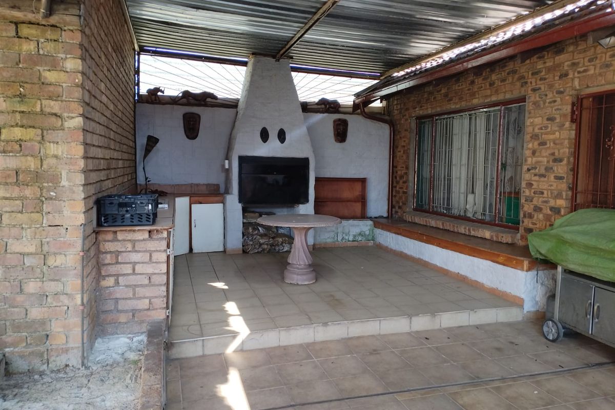 House For Sale In Springs - Photo 4