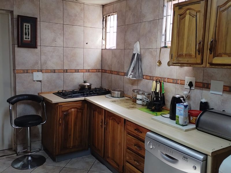 House For Sale In Springs - Photo 6