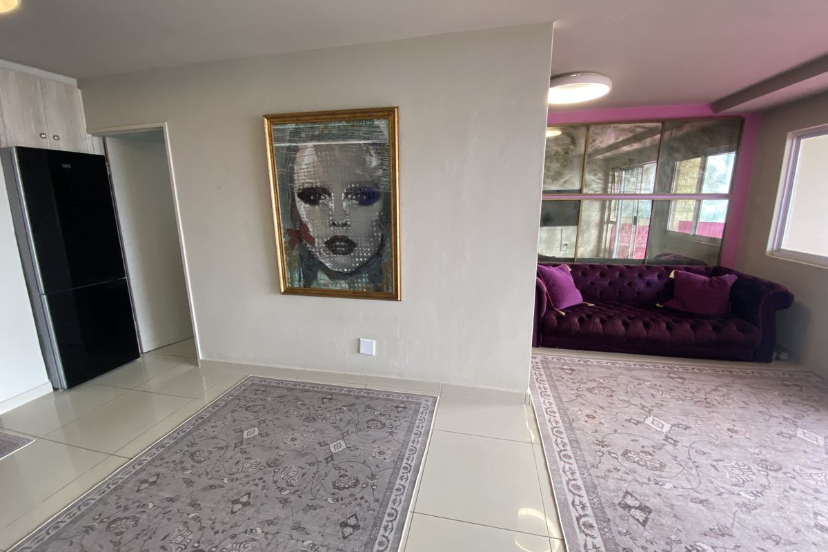 Modern Beachfront Apartment with Spectacular Sea Views – Westbrook - Photo 4