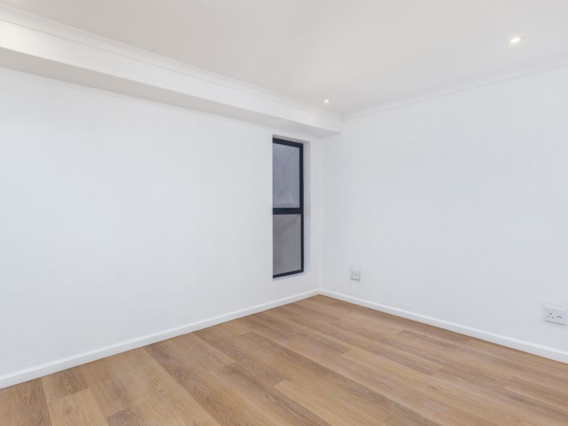 Luxury 2 Bedroom 2 Bath For Sale - Photo 10