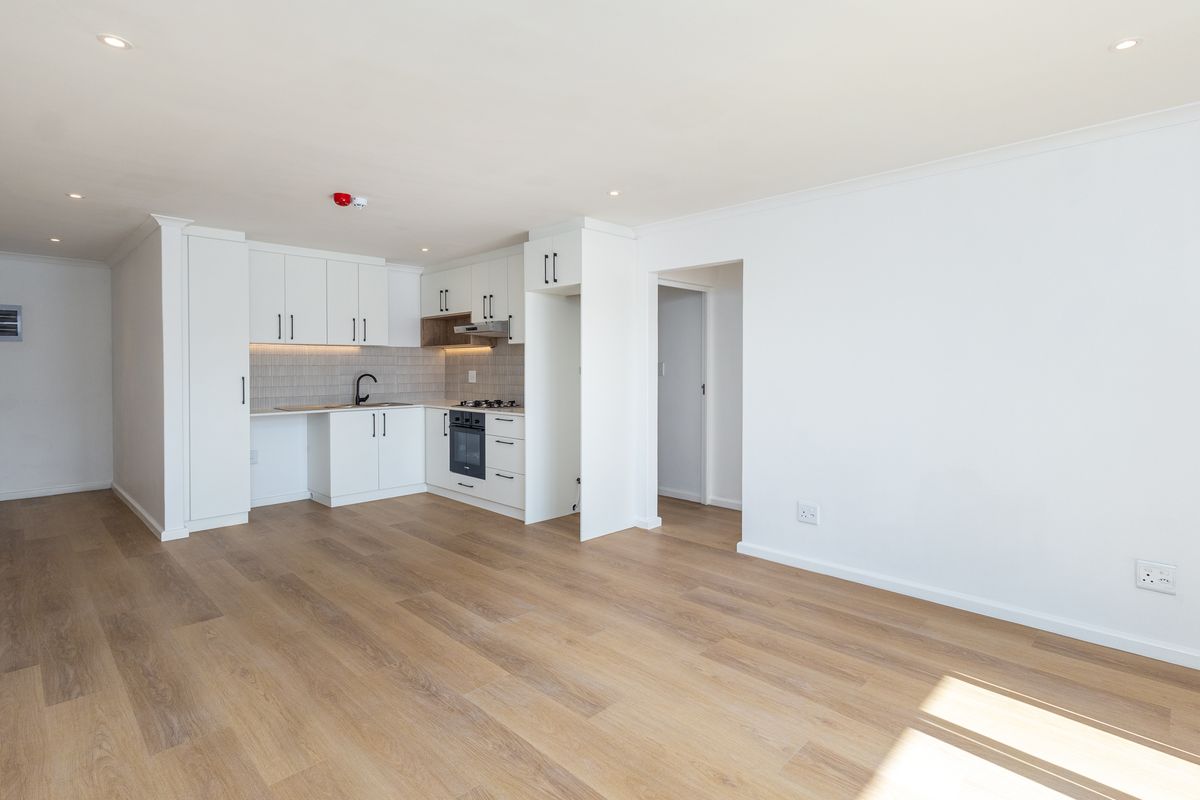 Luxury 2 Bedroom 2 Bath For Sale - Photo 3