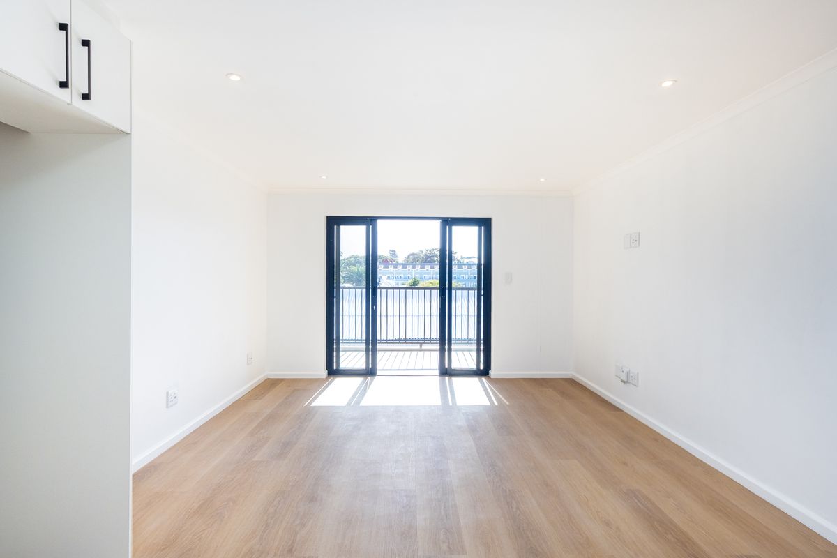 Luxury 2 Bedroom 2 Bath For Sale - Photo 5