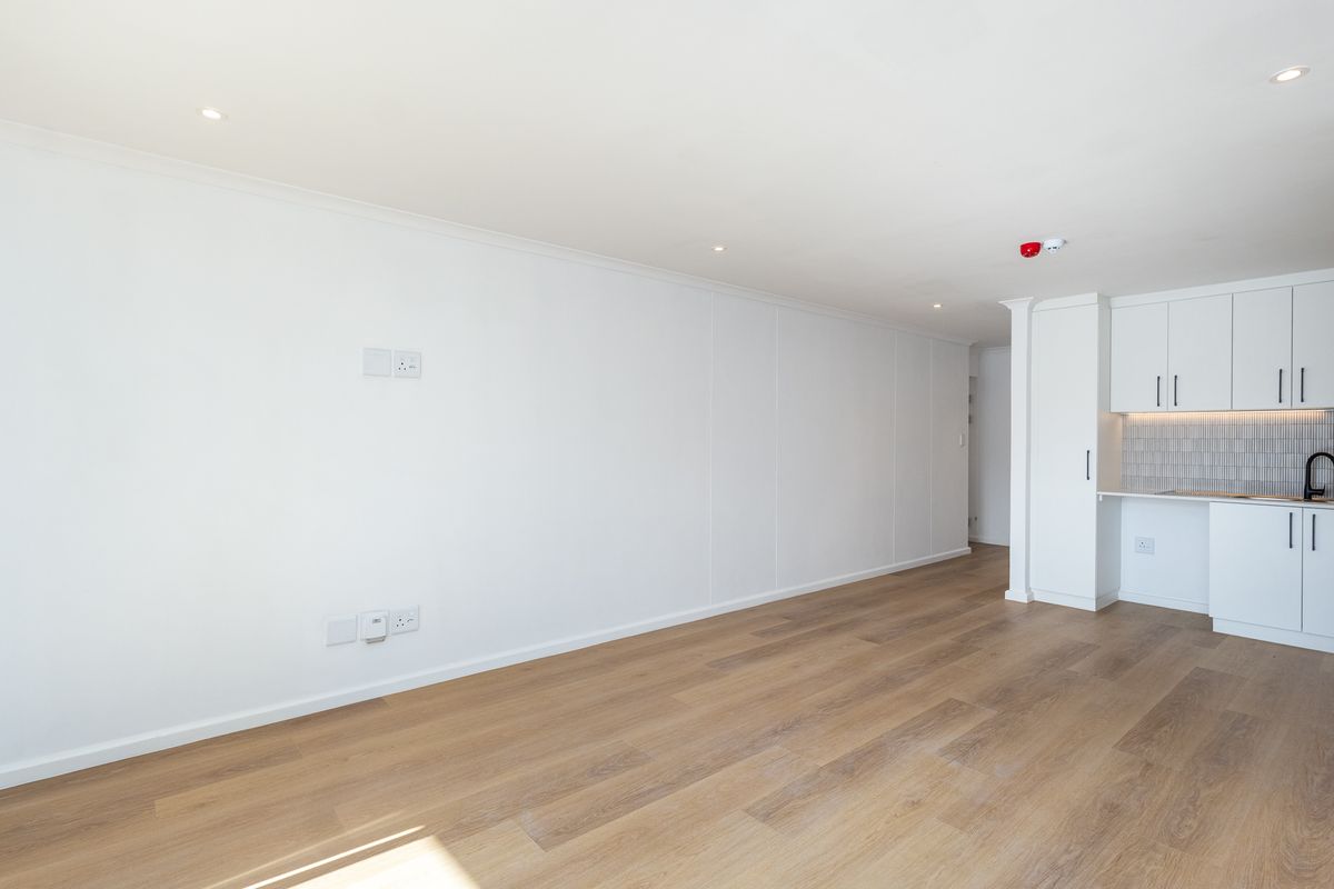 Luxury 2 Bedroom 2 Bath For Sale - Photo 4