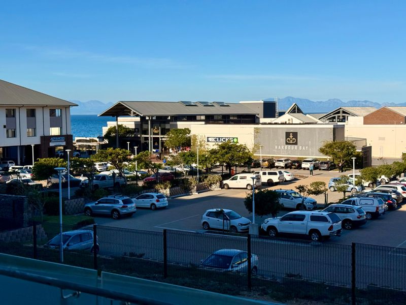 1 Bedroom Spacious, Stylish Apartment in Secure Luxury Harbour Bay Retirement Resort - Photo 3