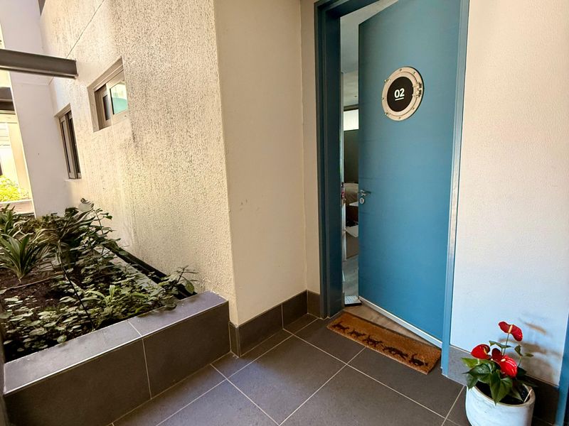 1 Bedroom Spacious, Stylish Apartment in Secure Luxury Harbour Bay Retirement Resort - Photo 4