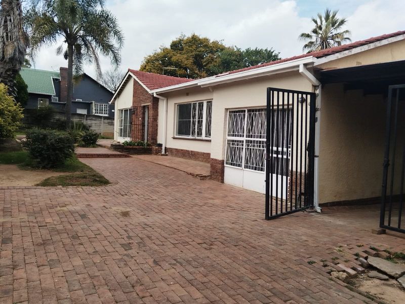 3 Bedroom House to Rent @ Rembrandt park - Photo 5