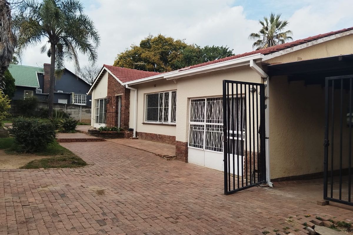 3 Bedroom House to Rent @ Rembrandt park - Photo 4
