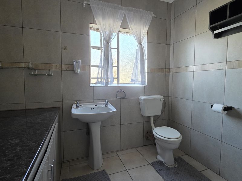 4 Bedroom Family Home in Sought-After Ferryvale, Nigel - Photo 7