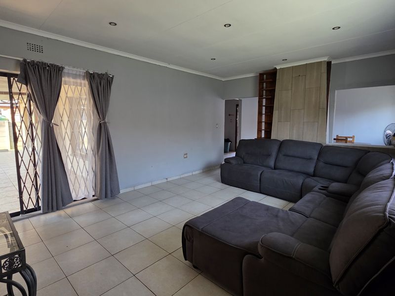 4 Bedroom Family Home in Sought-After Ferryvale, Nigel - Photo 4