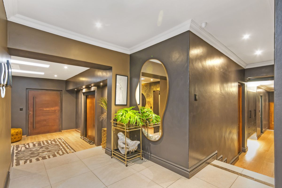 An Extraordinary Executive Home of Pure Perfection - Photo 4