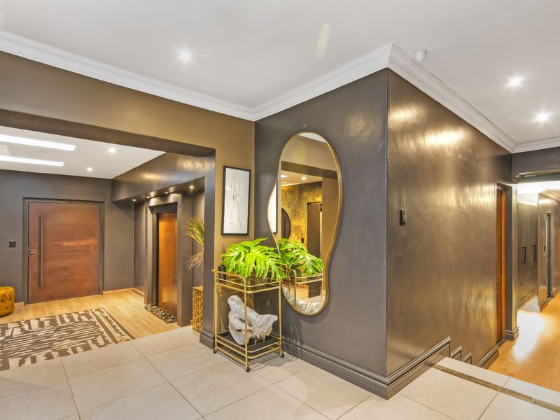 An Extraordinary Executive Home of Pure Perfection - Photo 4