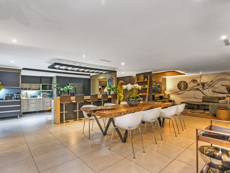 An Extraordinary Executive Home of Pure Perfection - Photo 10