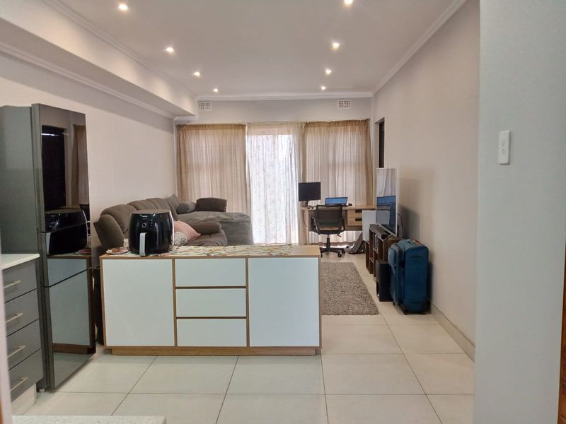 2 Bedroom apartment to let in Umhlanga Presented by Only Realty Apartmentbox. - Photo 9