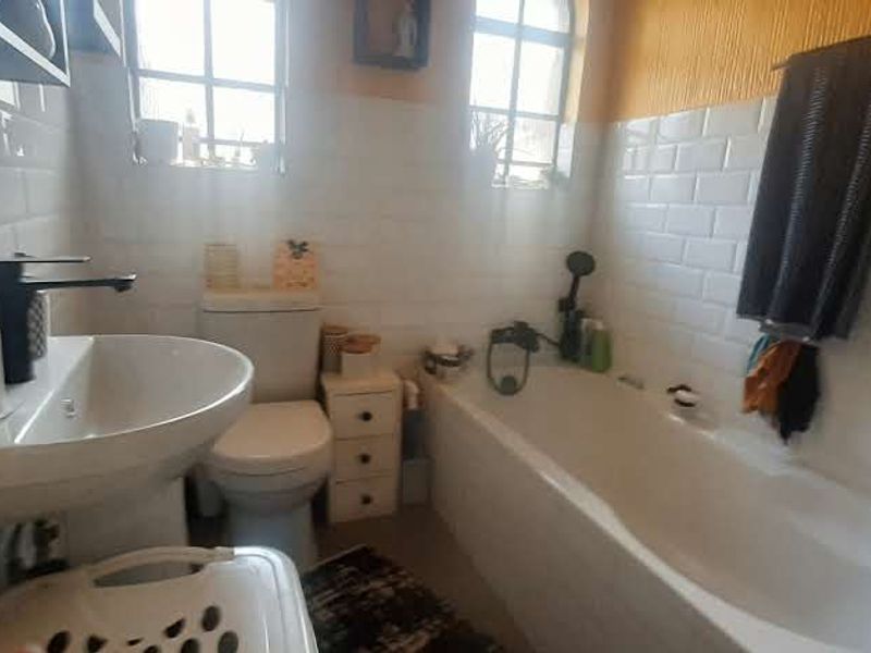 A Cozy Home for New Memories! - Photo 7