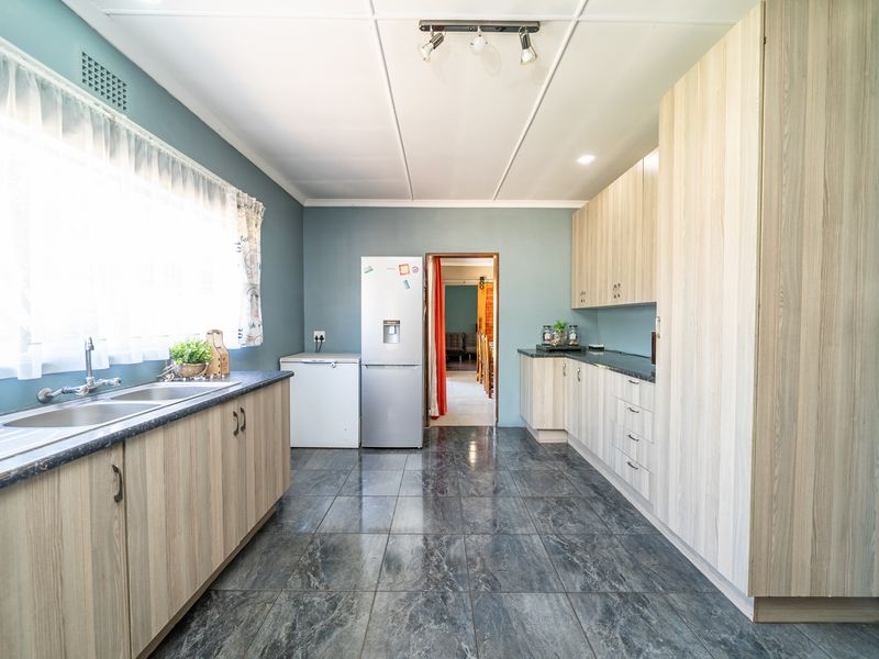 4 Bedroom House For Sale In Parkrand - Photo 5