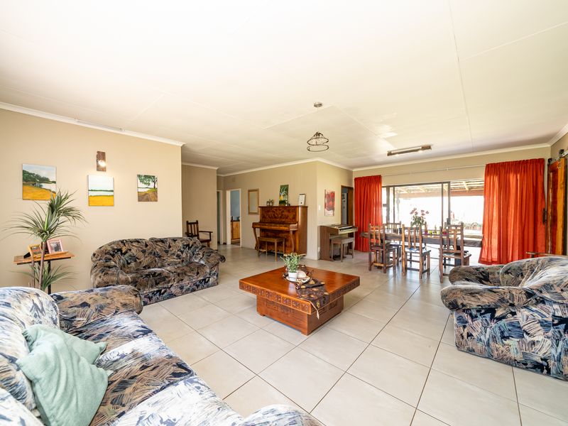 4 Bedroom House For Sale In Parkrand - Photo 8