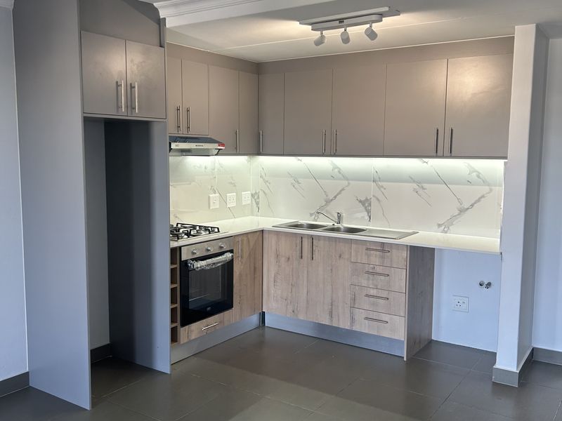 Newly Renovated 2 Bedroom 2 Bath apartment - Photo 1