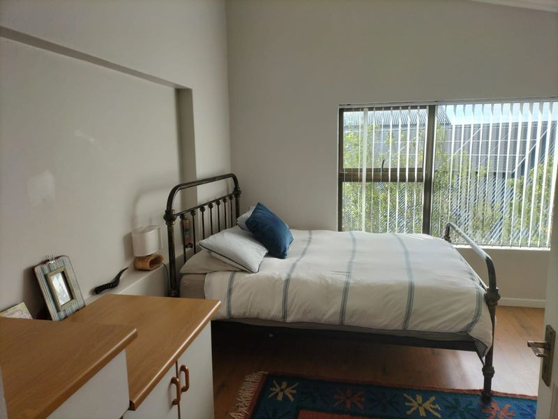 Immaculate Double-Storey Family Home with Multiple Entertainment Areas and Ample Parking - Photo 6