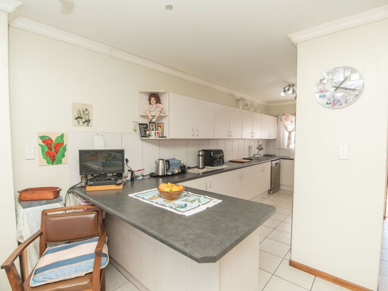 Lavendula – Neat & Secure Townhouse with Double Garage - Photo 8